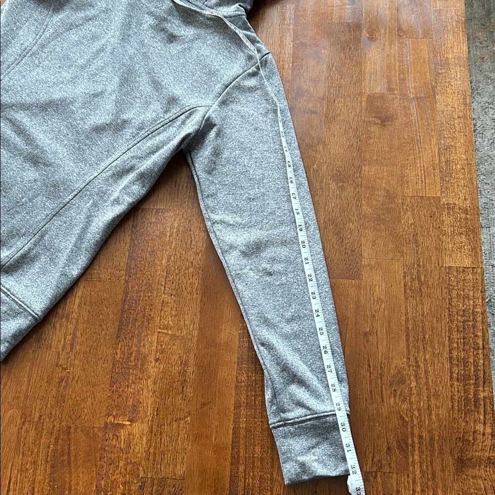 The north face sporty, casual, minimalist women’s hoodie size small petite​​​ - Picture 6 of 9
